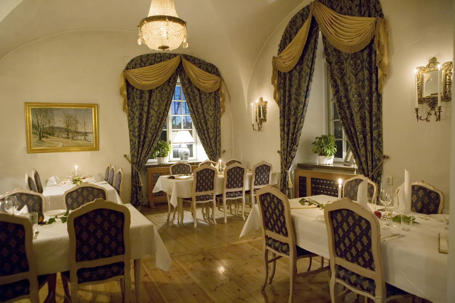 The Blue dining room at Häringe Palace